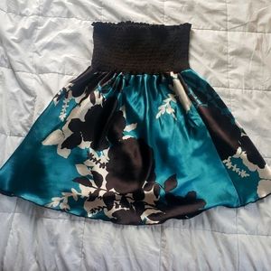 sleevless studio y tube top